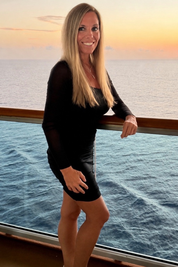 Cruise Brothers Travel Agent Mandi Van Winkle